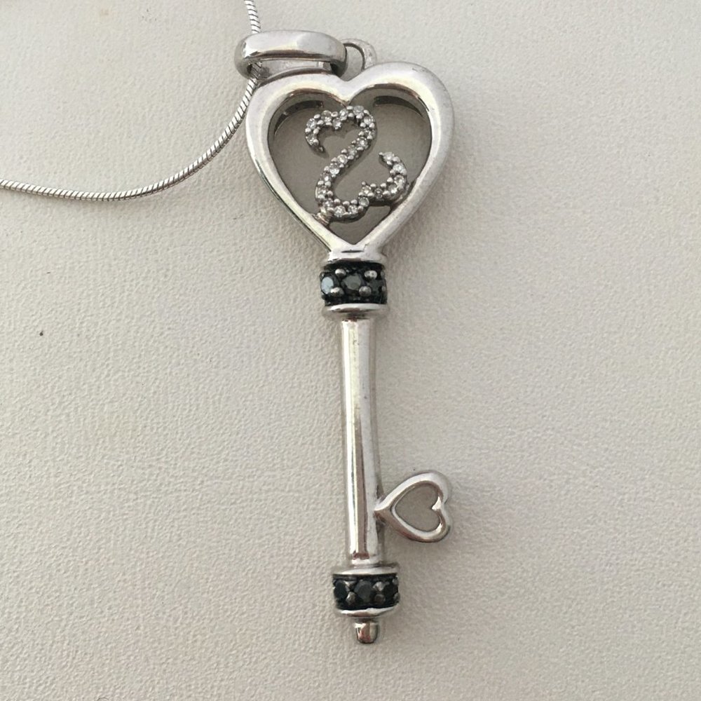 Black & White diamonds 925 Sterling Silver pendant Designer JWBR & 925 Chain 20"